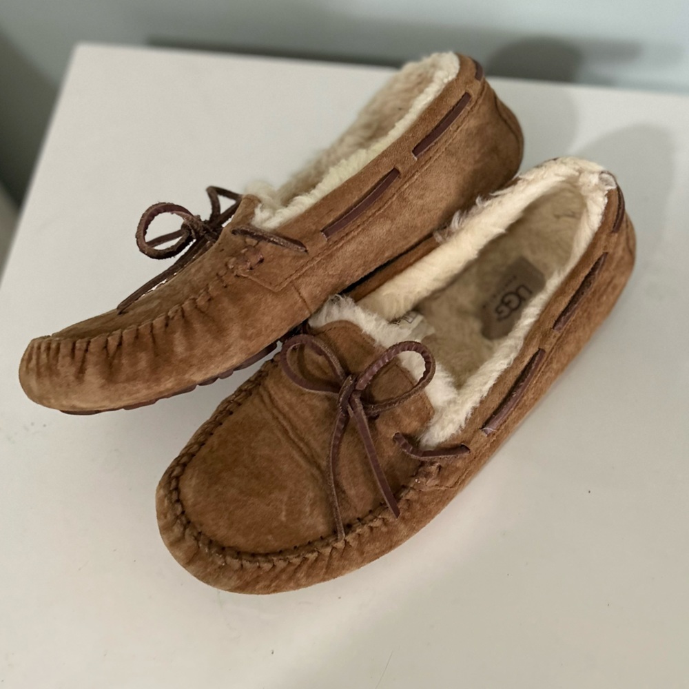 UGG Dakota Moccasin Slippers (chestnut)